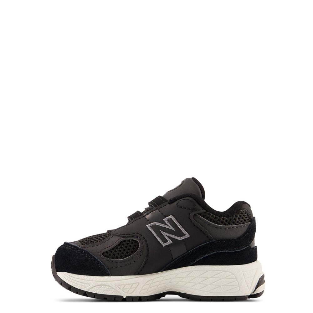 New Balance IV2002 - Black Phantom